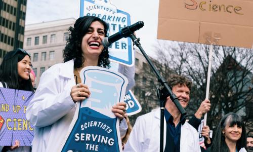 Maryam Zaringhalam speaks at a science march 